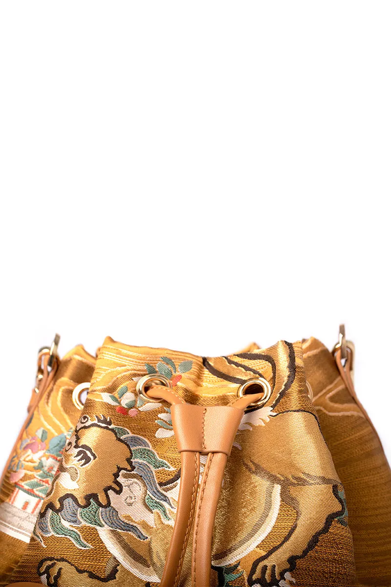 Aiviin | Golden Lion Bucket bag