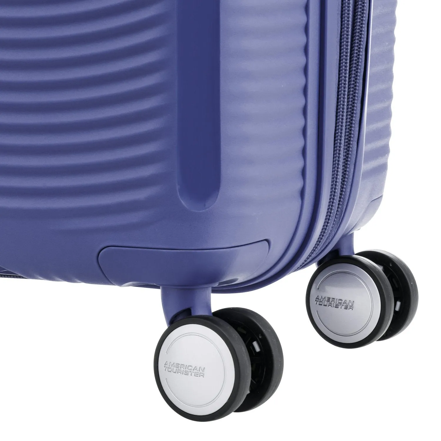 American Tourister Curio Hardside Medium Expandable Spinner