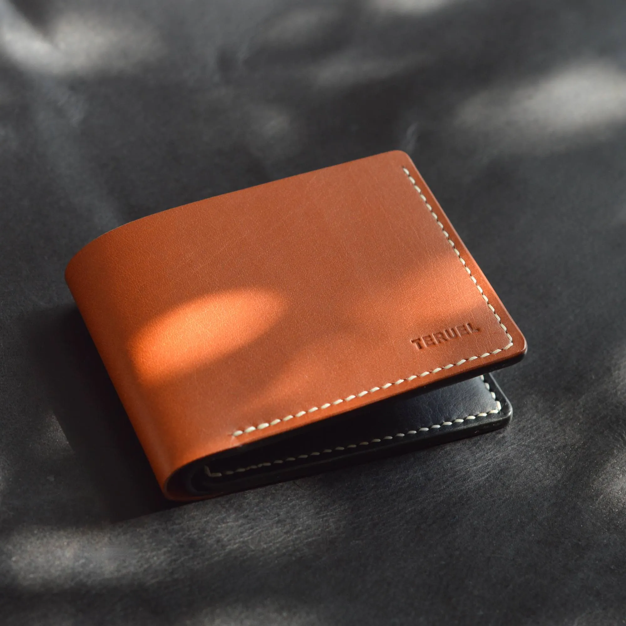 Classic Wallet - Dual Tone