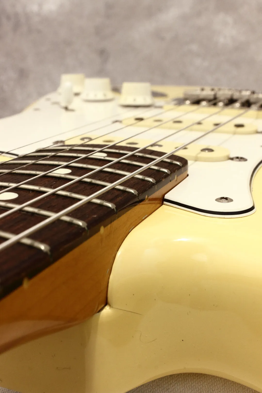 Fender Japan '62 Stratocaster ST62-55 Vintage White 1988