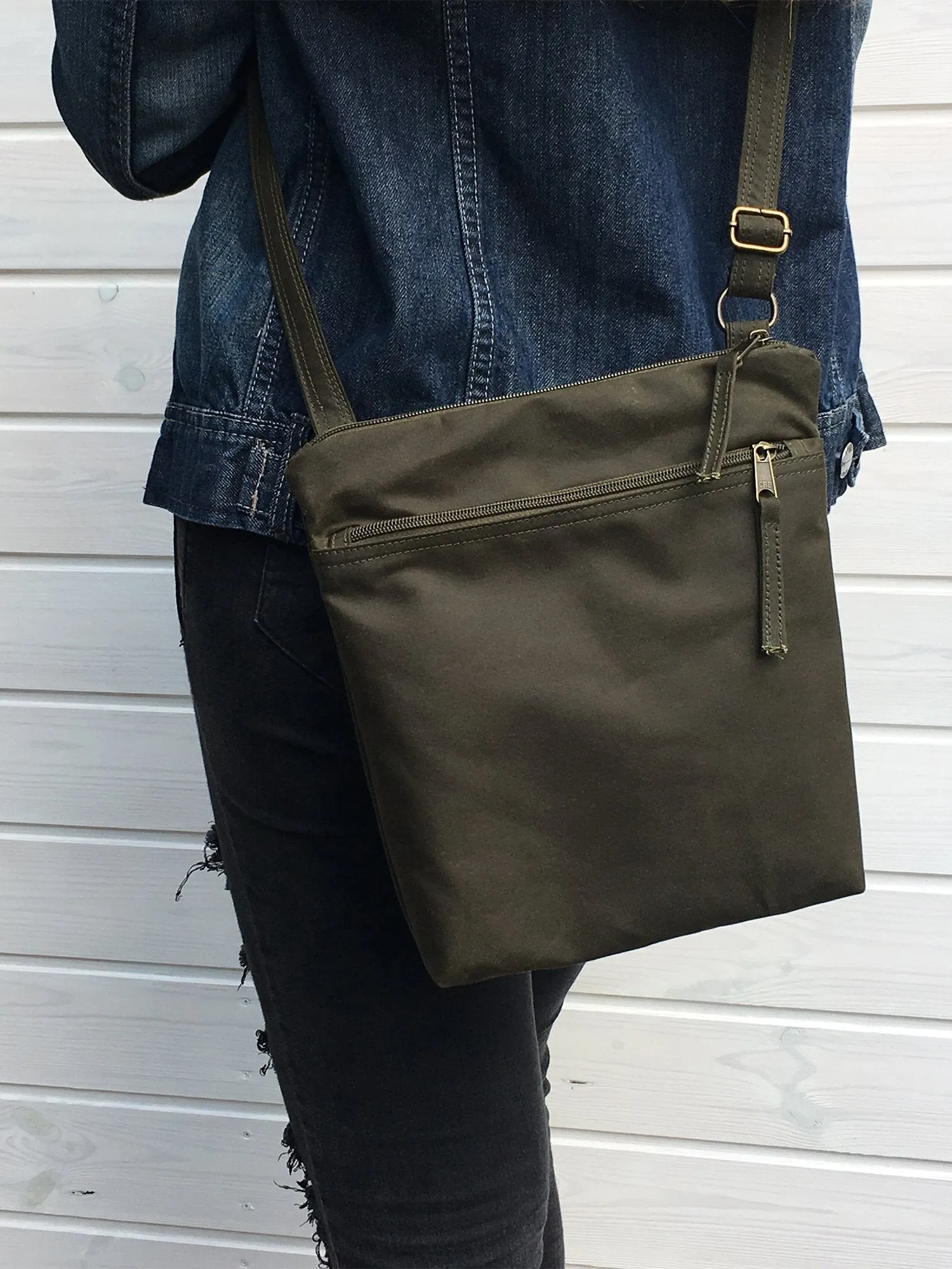 Forest Green Waxed Canvas Cross Body Bag | Aris Bags