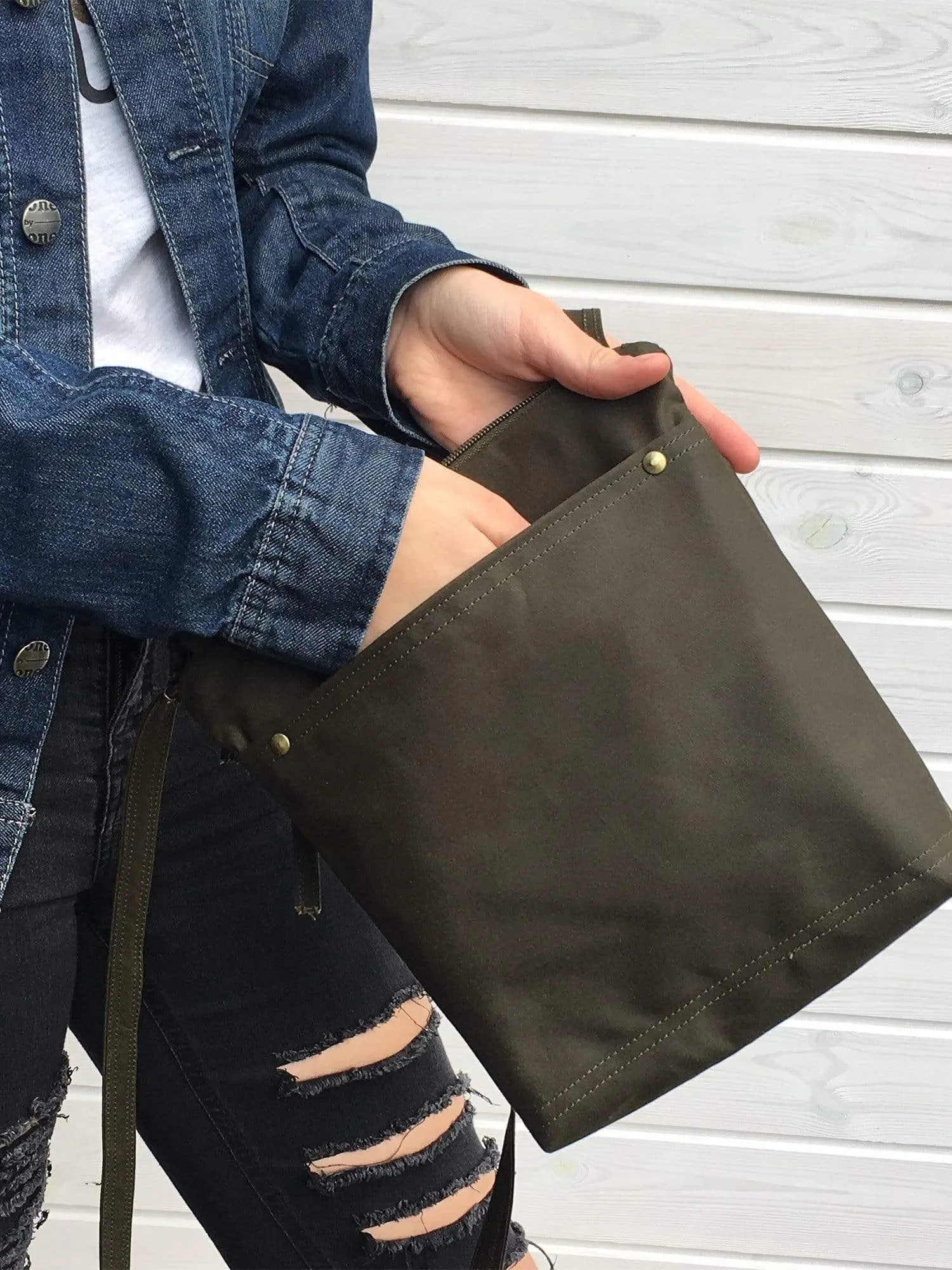 Forest Green Waxed Canvas Cross Body Bag | Aris Bags