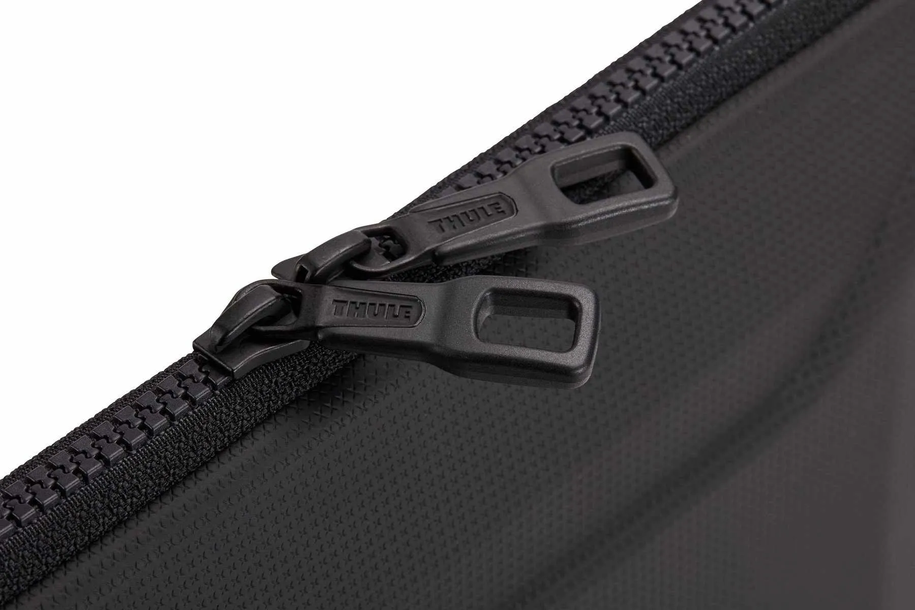 Thule Gauntlet 4.0 Protection Sleeve for 15”/16" Macbook Pro® | Blue